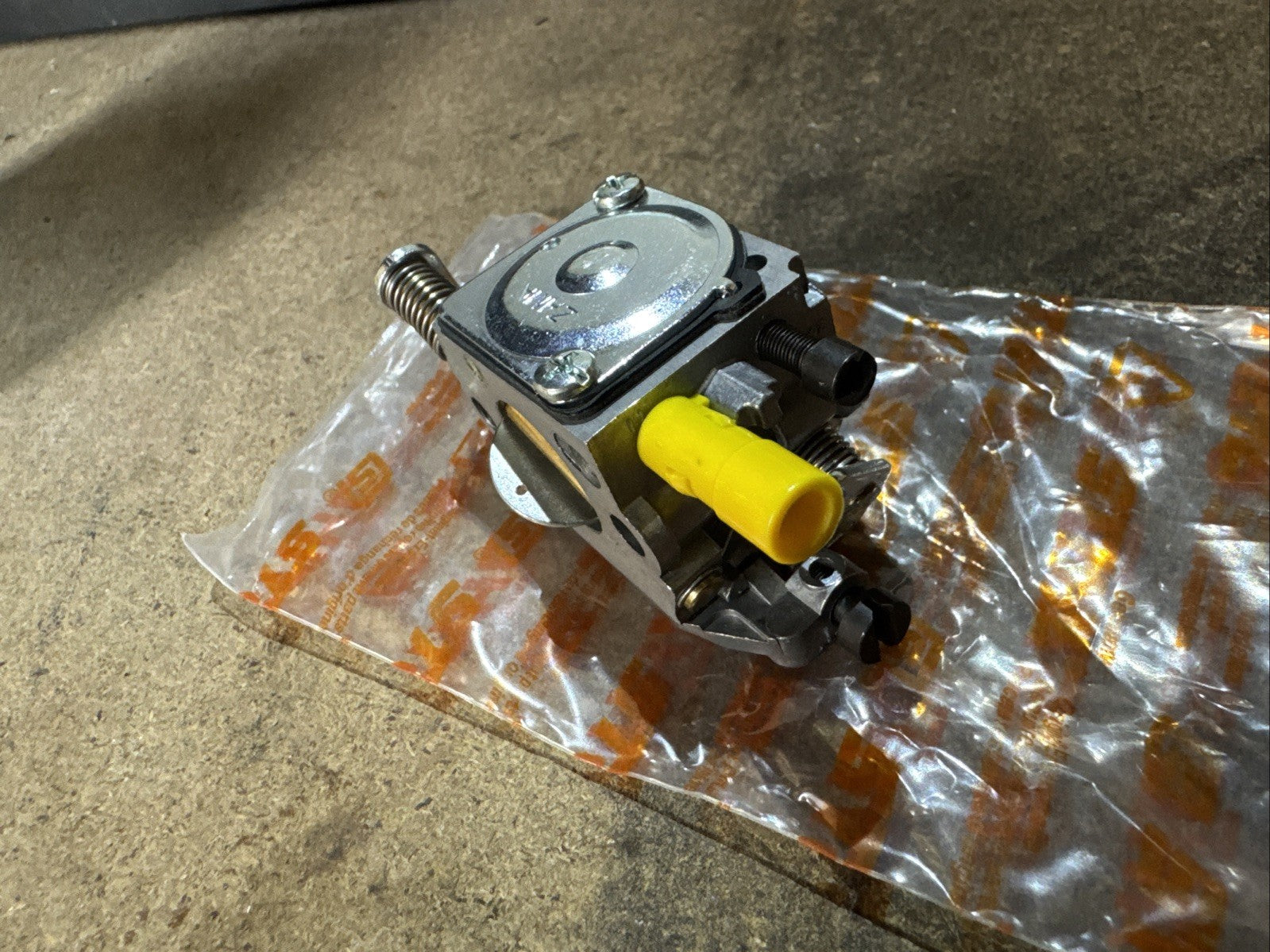 BRAND NEW GENUINE CARB (1123-120-0607)  (Read Description)